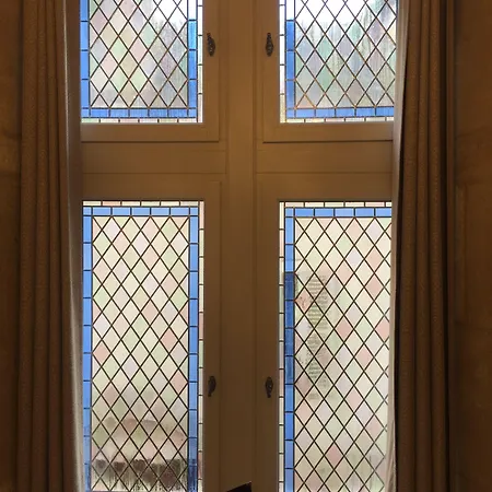 Abbaye De Maizieres 4* Beaune (Cote d'Or)