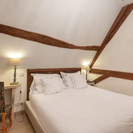 Abbaye De Maizieres 4* Beaune (Cote d'Or)