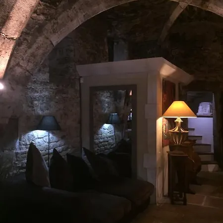 Abbaye De Maizieres 4* ביון